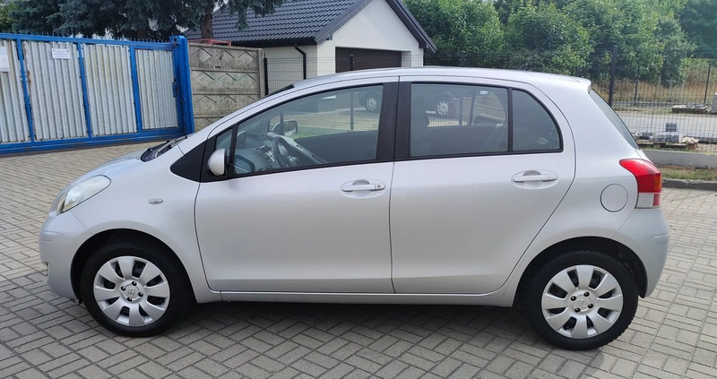 Toyota Yaris cena 22700 przebieg: 149200, rok produkcji 2009 z Puławy małe 407